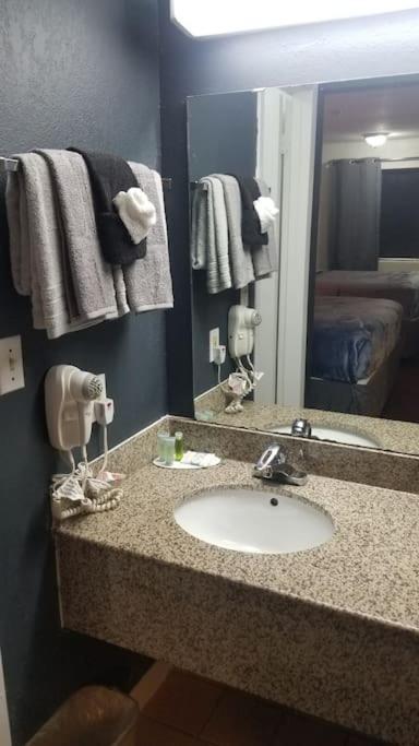 Hotel 2 Queen Beds Hotel Room 237 Booking 斯蒂尔沃特 外观 照片