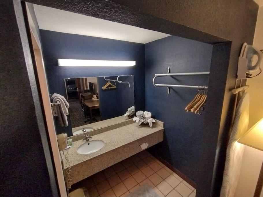 Hotel 2 Queen Beds Hotel Room 237 Booking 斯蒂尔沃特 外观 照片
